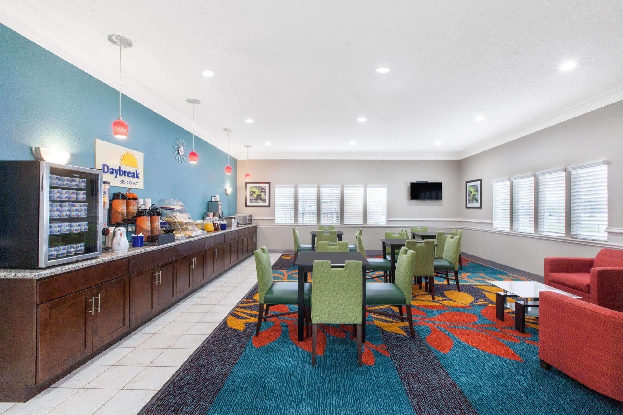 Days Inn By Wyndham אניס מראה חיצוני תמונה